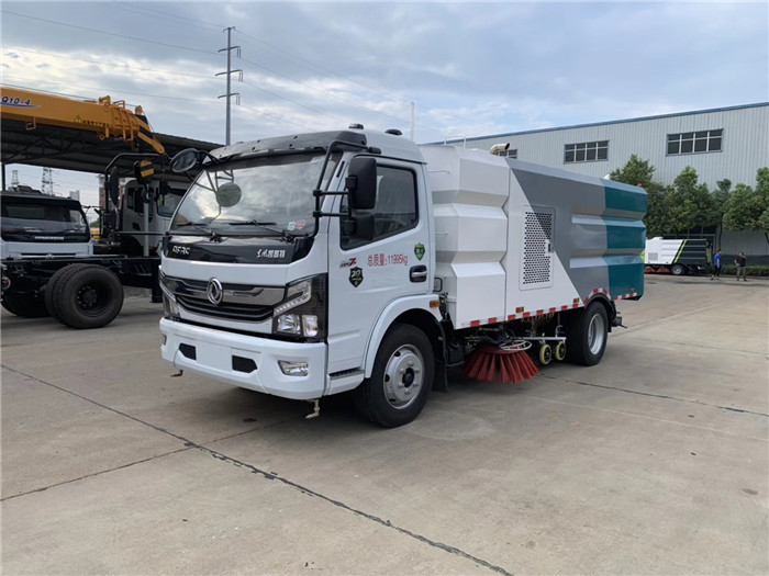 洗掃車(chē)、掃路車(chē)